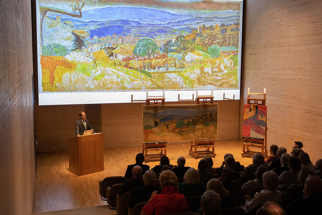 a presentation to Kimbell members