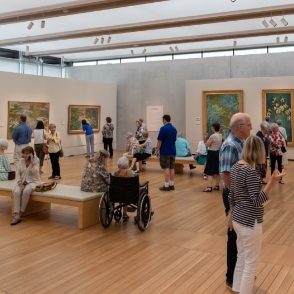 visitors to the Monet: The Late Years exhibition